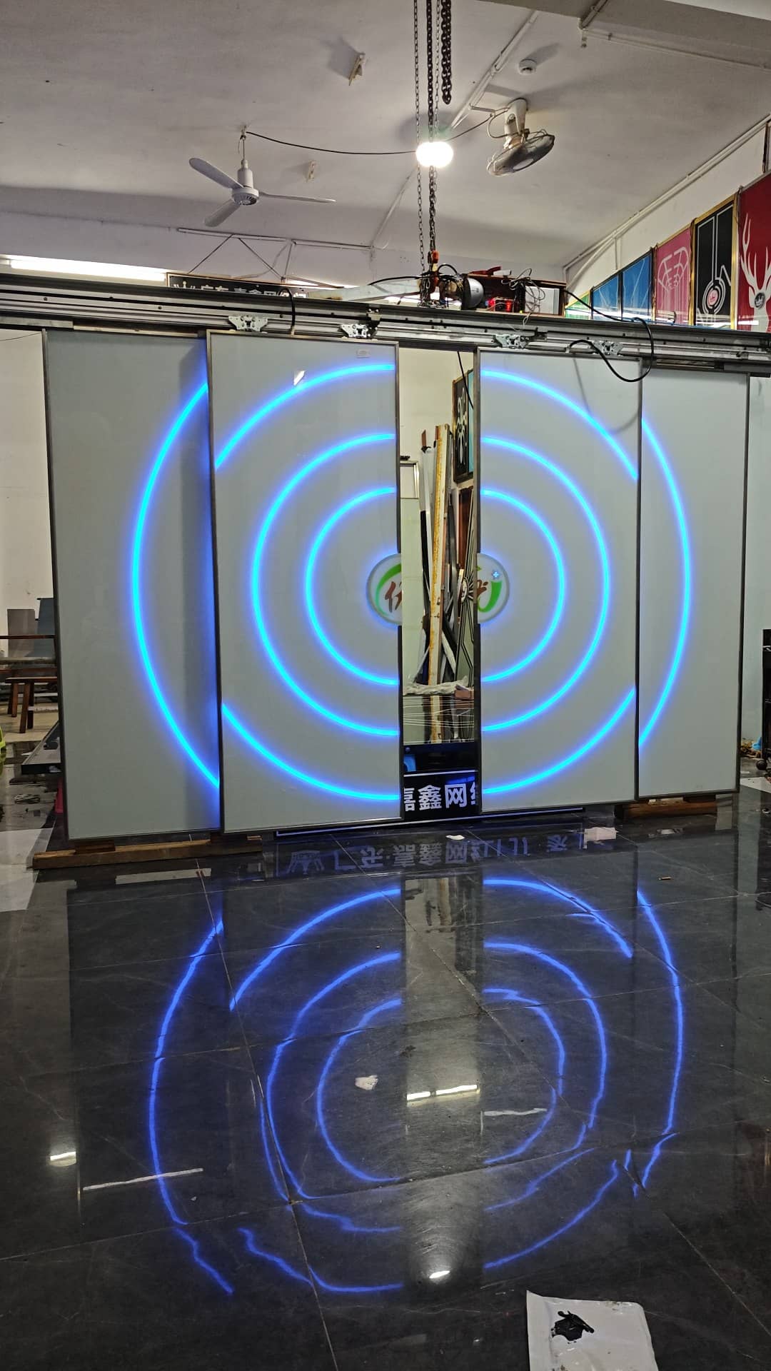 网红酒吧暗门 手掌触摸自动科技门