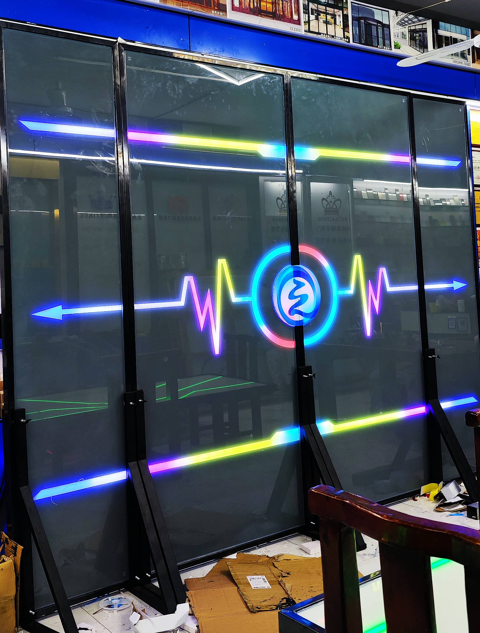 音乐餐厅科技炫酷手掌感应发光门