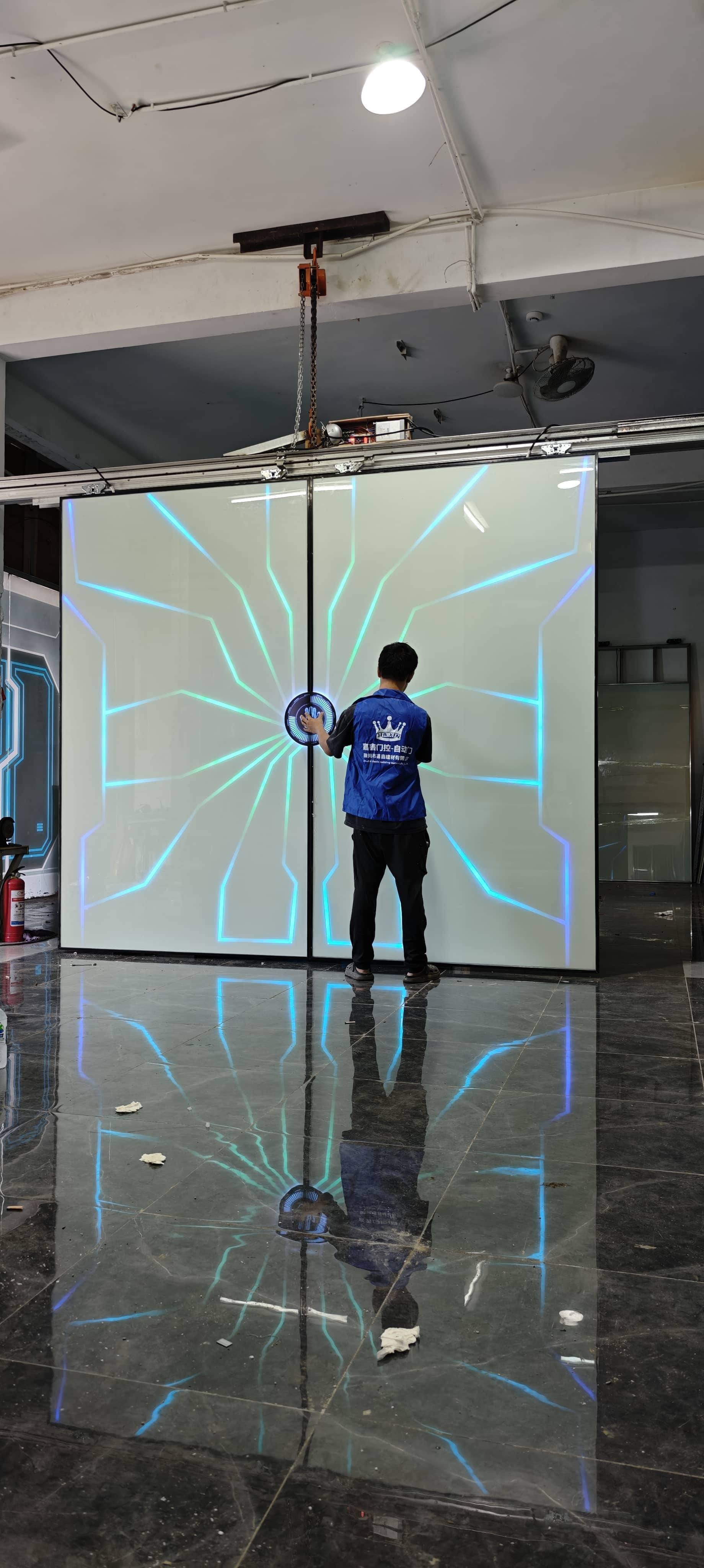 掌纹触摸网红门,氛围感网红手掌触控门